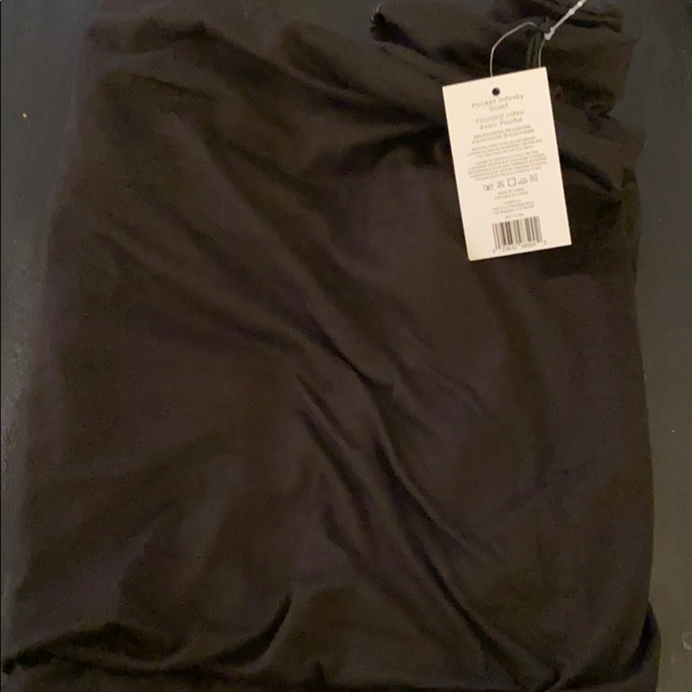 NEW Beyond Yoga Pocket Infinity Scarf!